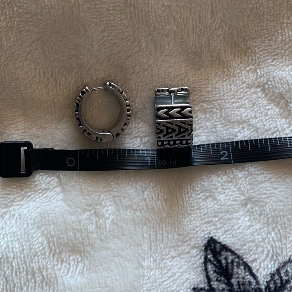 MARC JACOBS Monogram Engraved Chunky Hoop Earrings - Picture 2 of 12